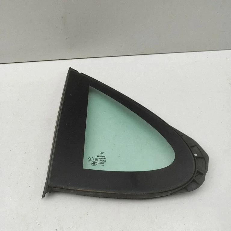 Rear side window 971845417