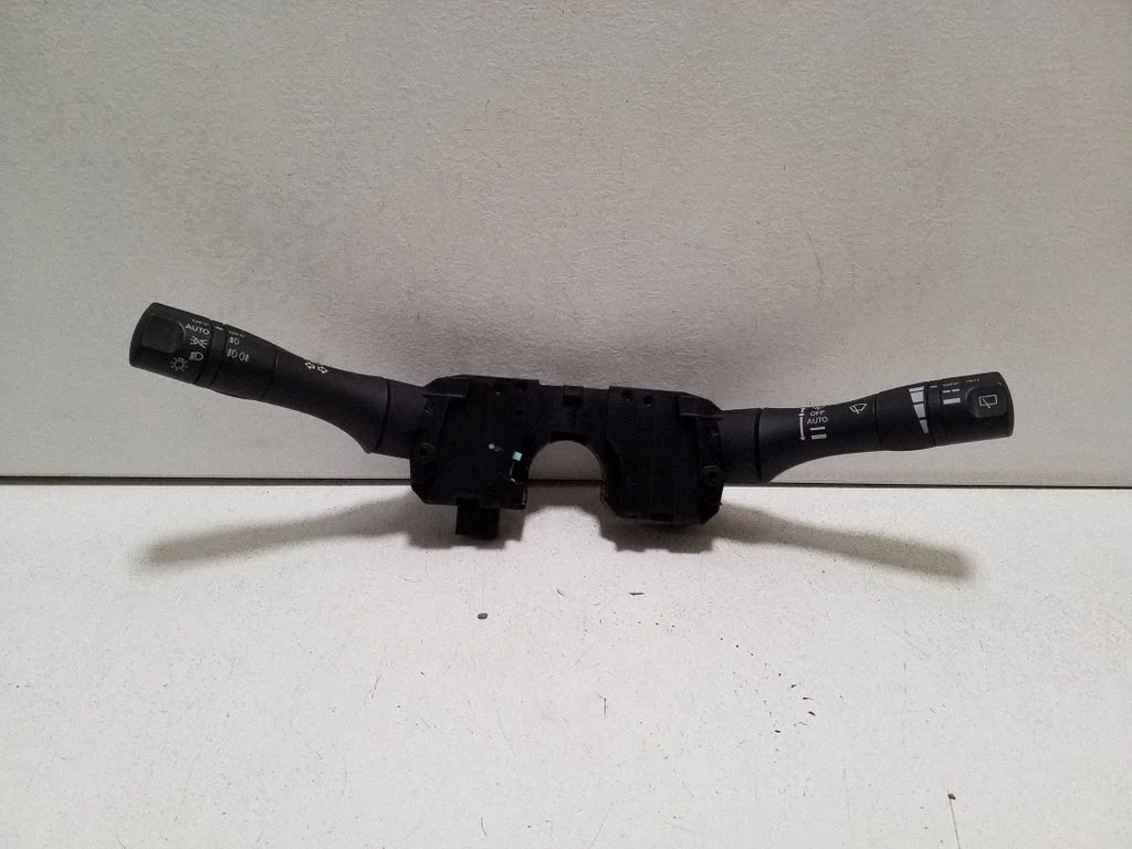 Wiper turn signal indicator stalk/switch NILES14A01