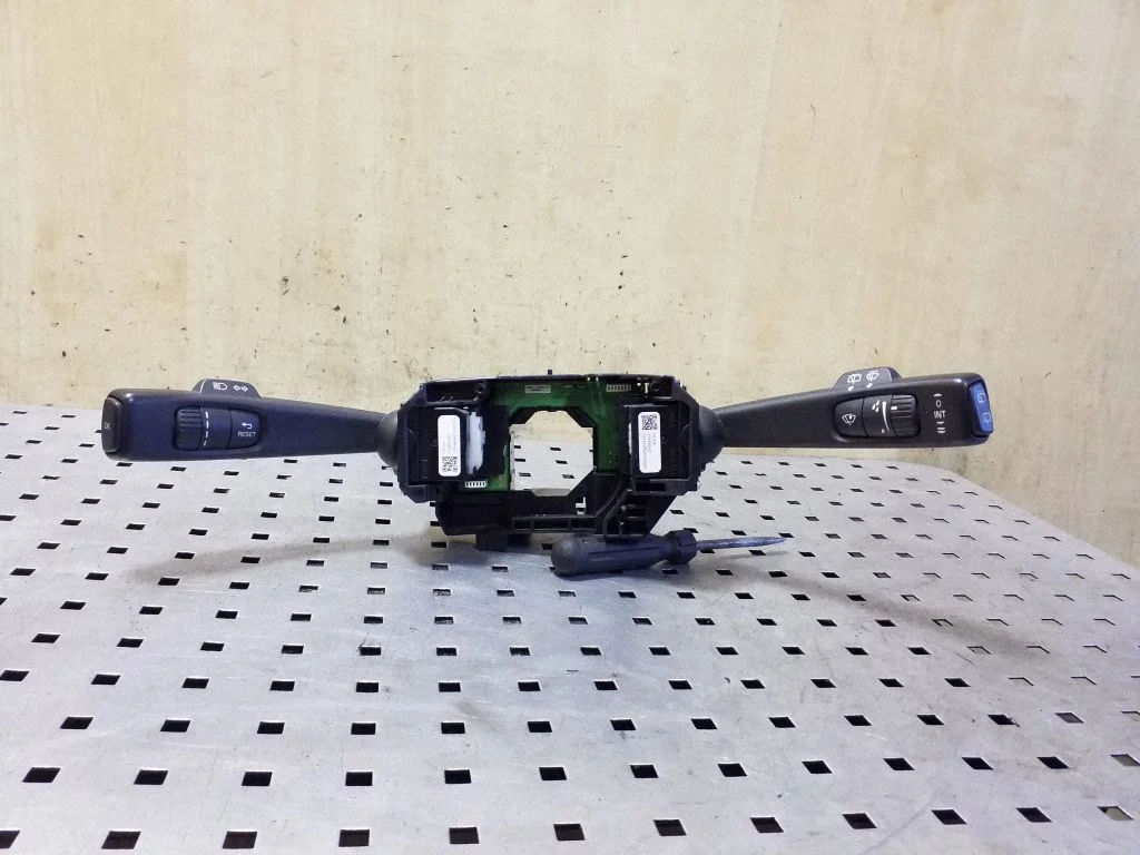 Sviru komplekts – Volvo XC70 (2014-2016)