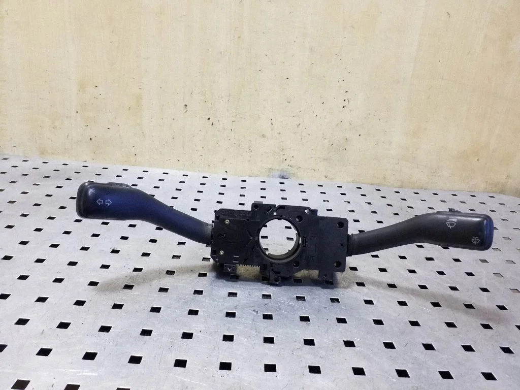 Wiper turn signal indicator stalk/switch 8L0953513
