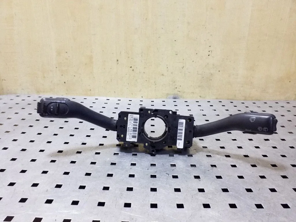 Wiper turn signal indicator stalk/switch 8L0953513J