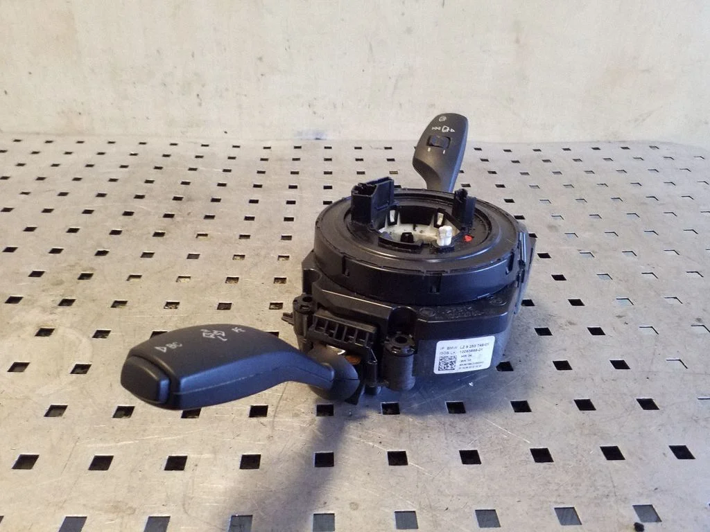 Wiper turn signal indicator stalk/switch 10093899