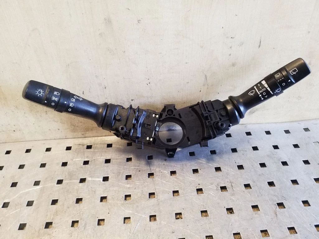 Wiper turn signal indicator stalk/switch – KIA Sportage (2011-2016)