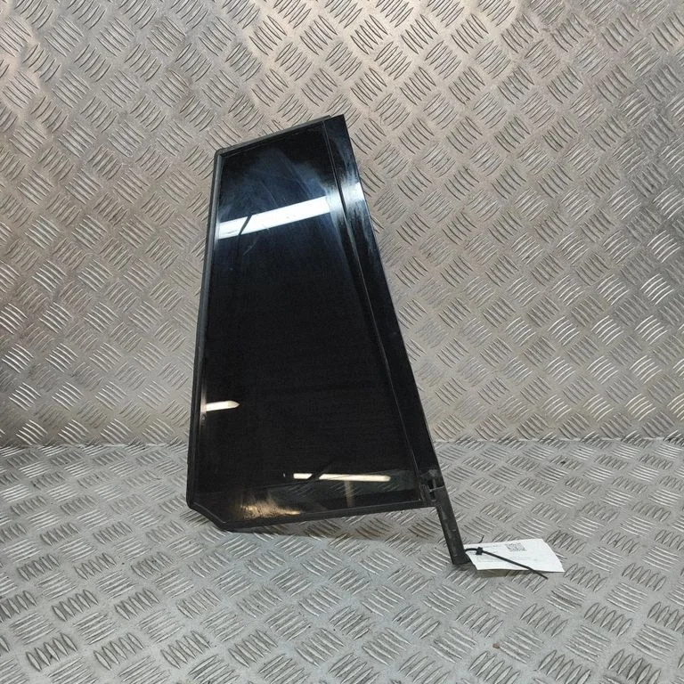 Rear side window A1677302001