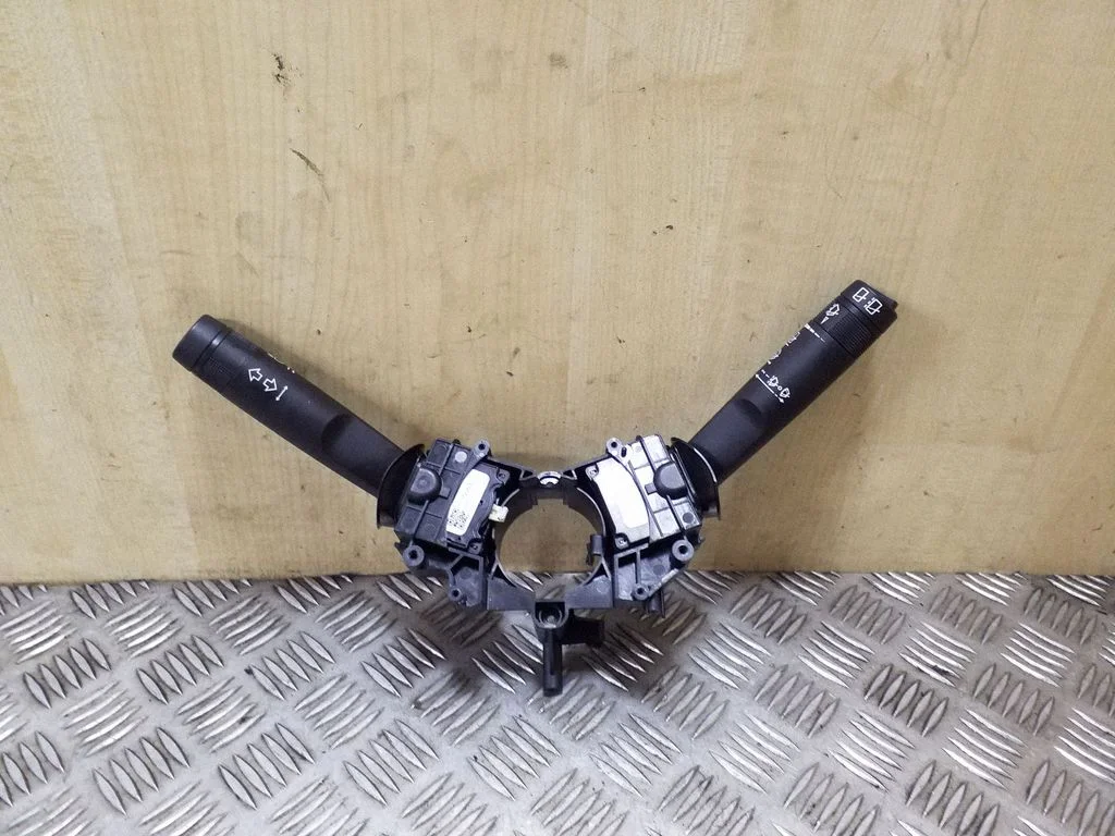 Wiper turn signal indicator stalk/switch 20941131