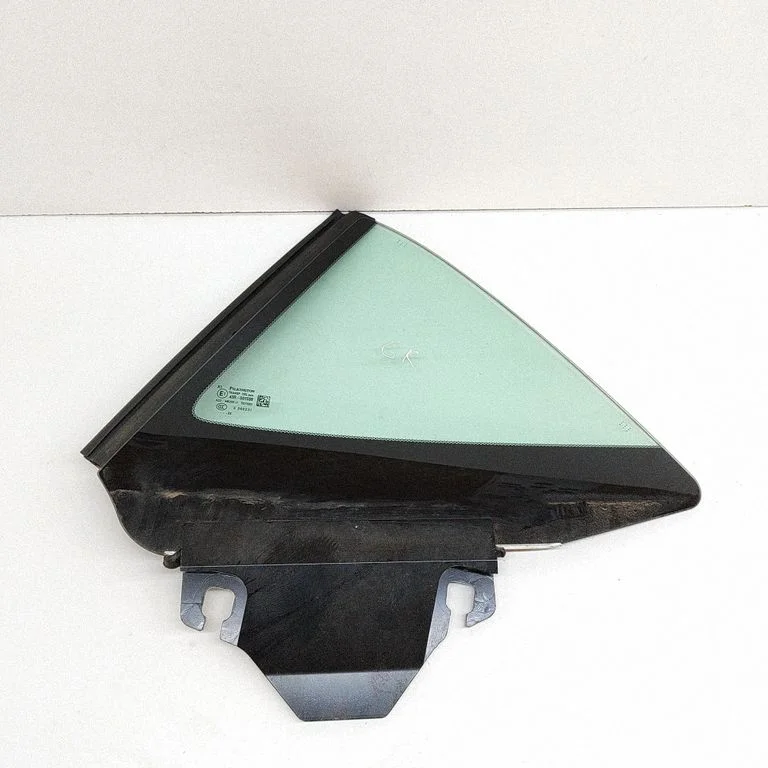 Tagumine kere külgklaas HY53N29751BA
