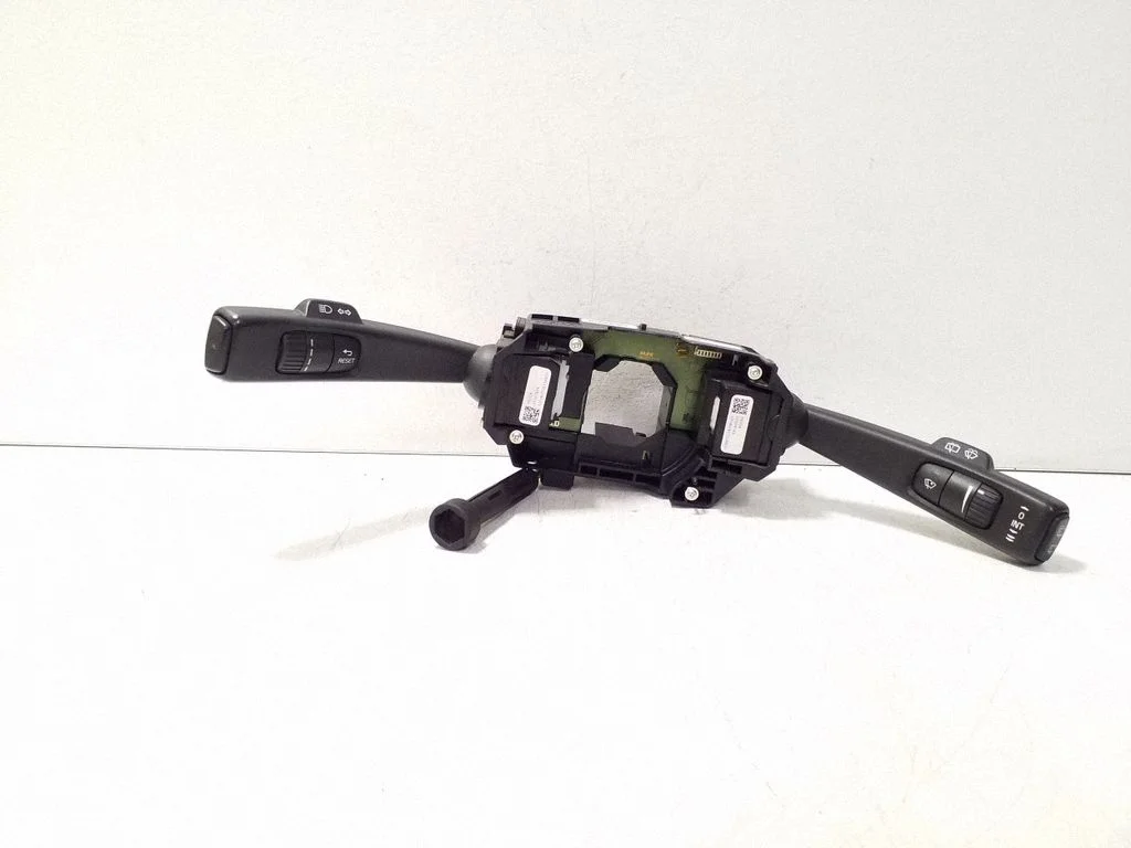 Wiper turn signal indicator stalk/switch – Volvo XC60 (2009-2013)