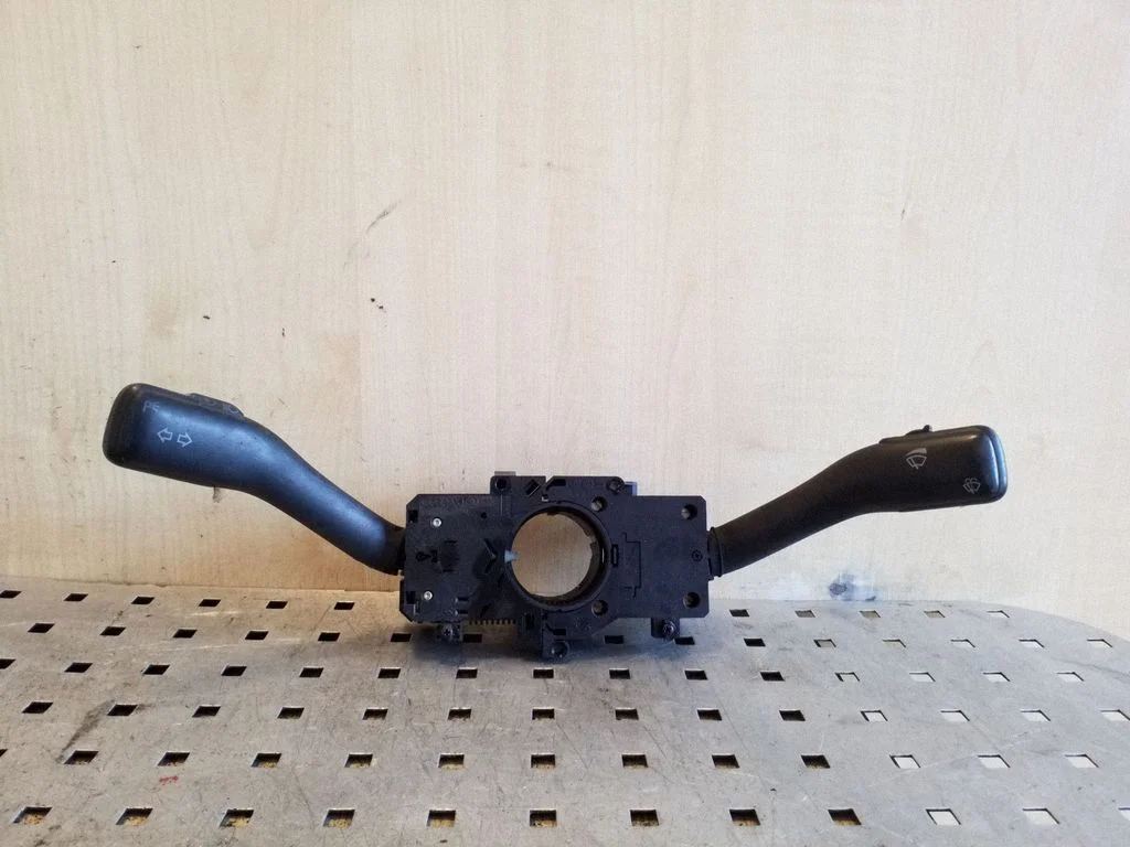 Wiper turn signal indicator stalk/switch – Volkswagen Passat B5 (1997-2000)