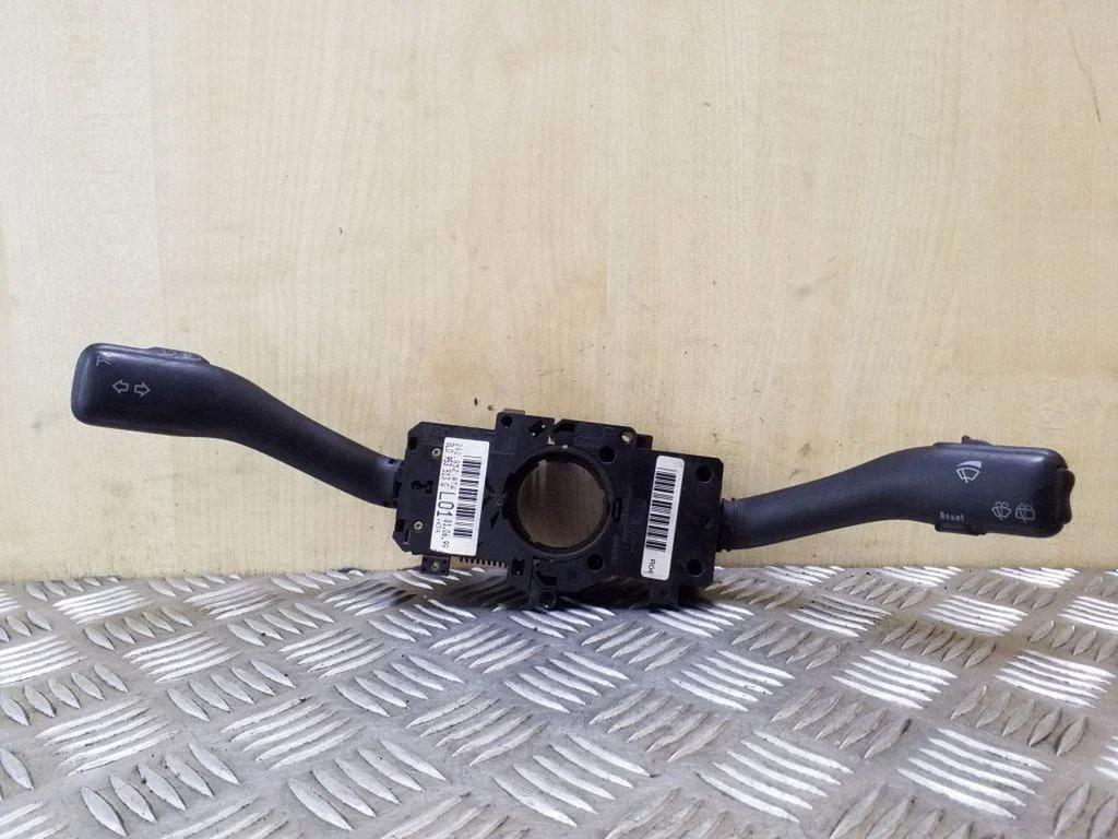 Sviru komplekts 8L0953513G