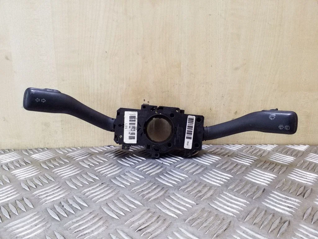 Sviru komplekts 8L0953513G