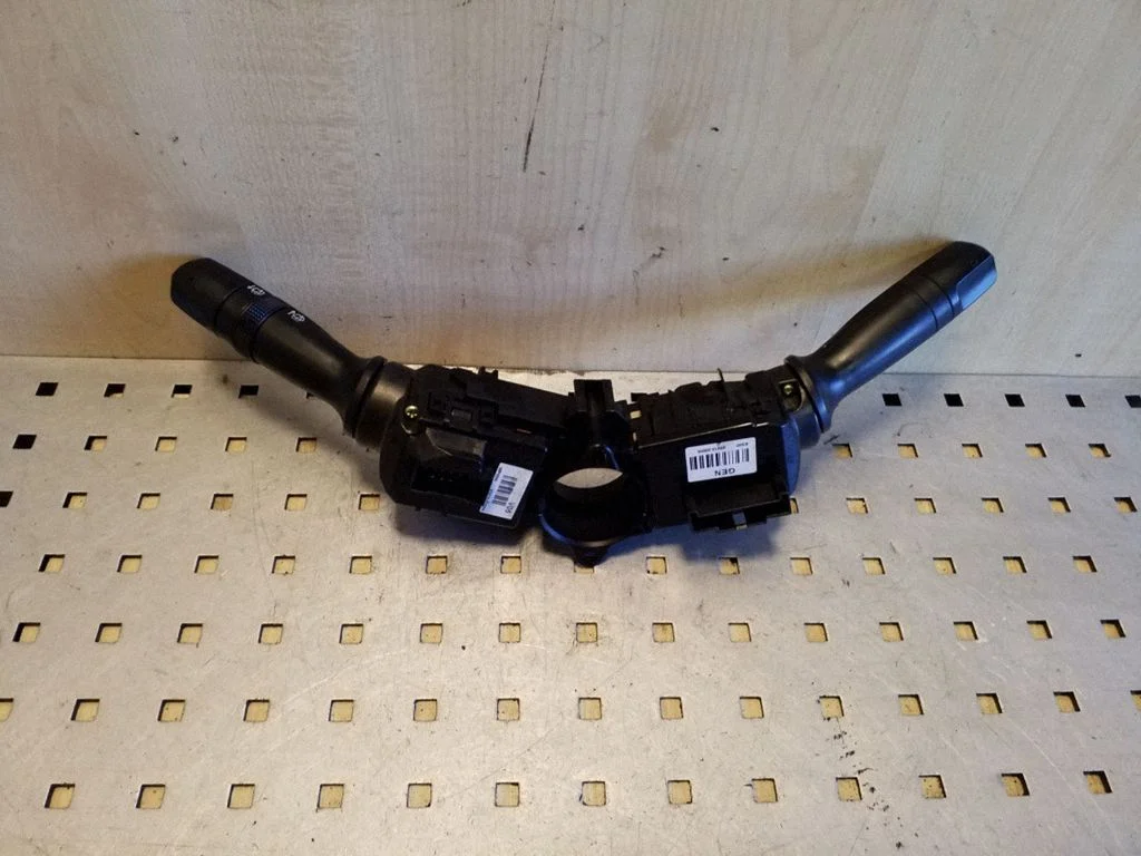 Wiper turn signal indicator stalk/switch – Hyundai i40 (2011-)