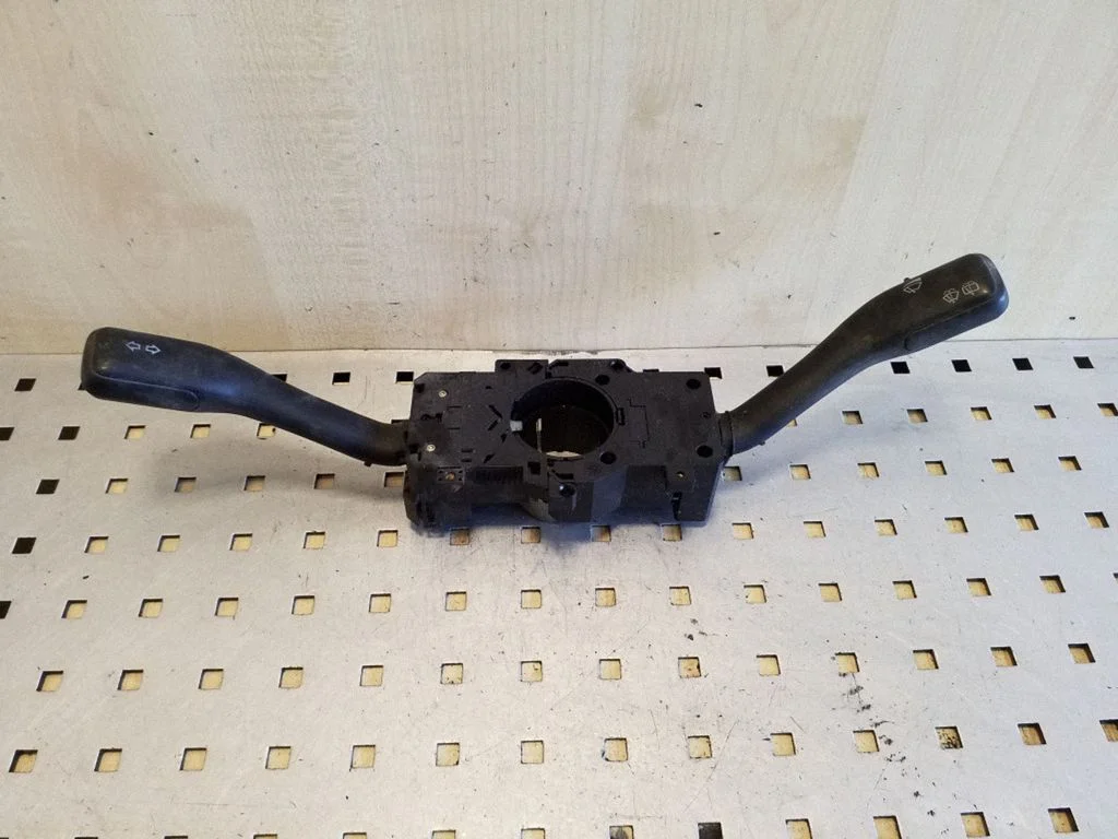 Sviru komplekts 8L0953513G