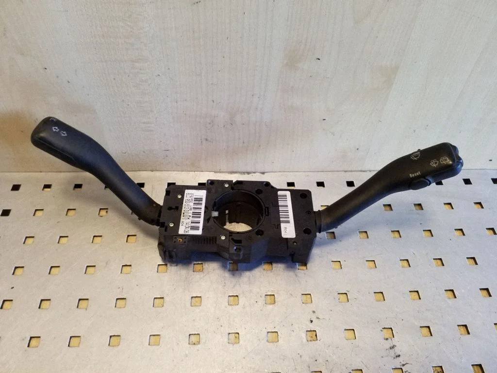 Sviru komplekts 8L0953513G