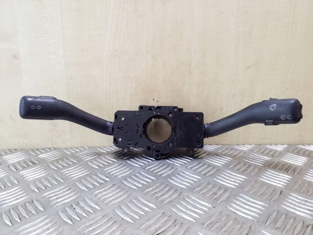 Sviru komplekts 8L0953513G