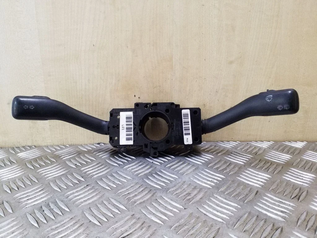 Sviru komplekts 8L0953513G