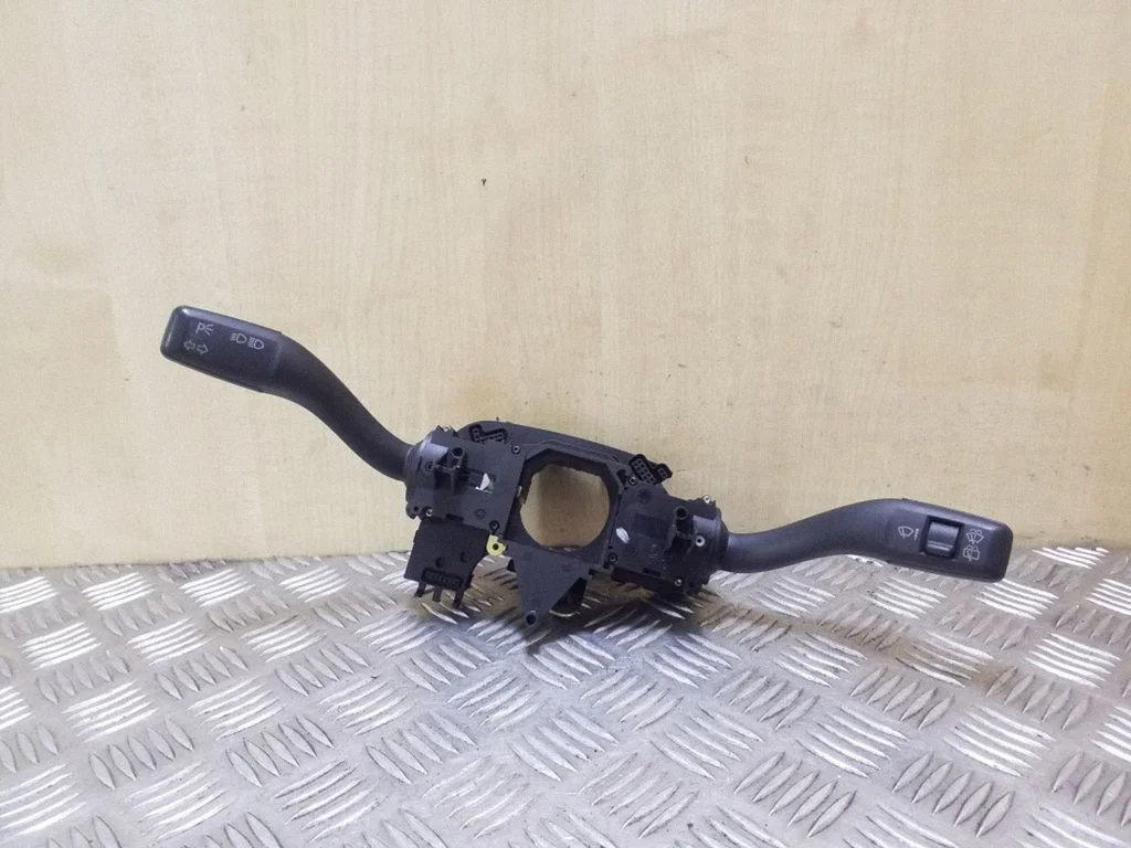 Wiper turn signal indicator stalk/switch 8E0953549F