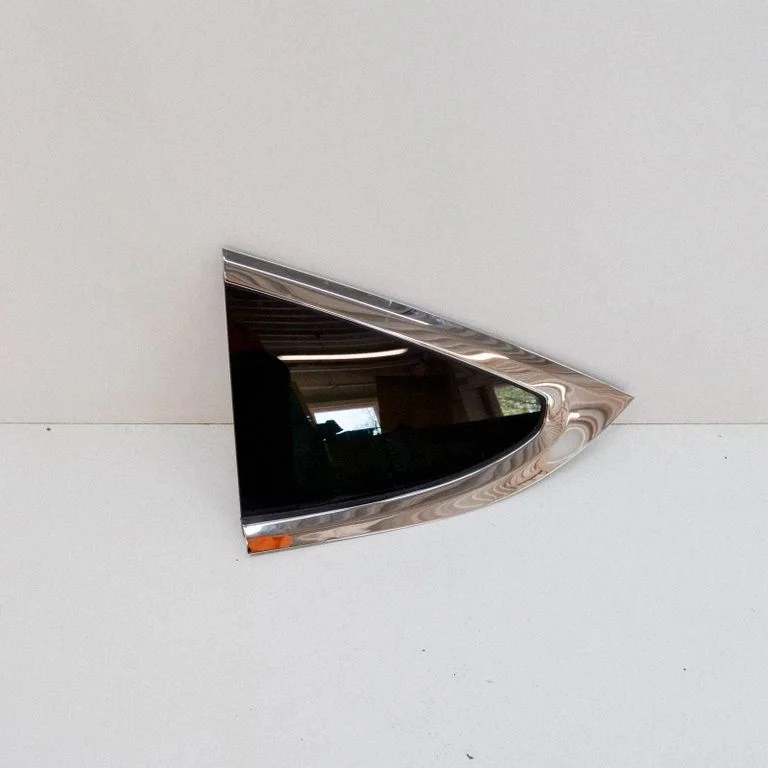 Rear side window 103490785F