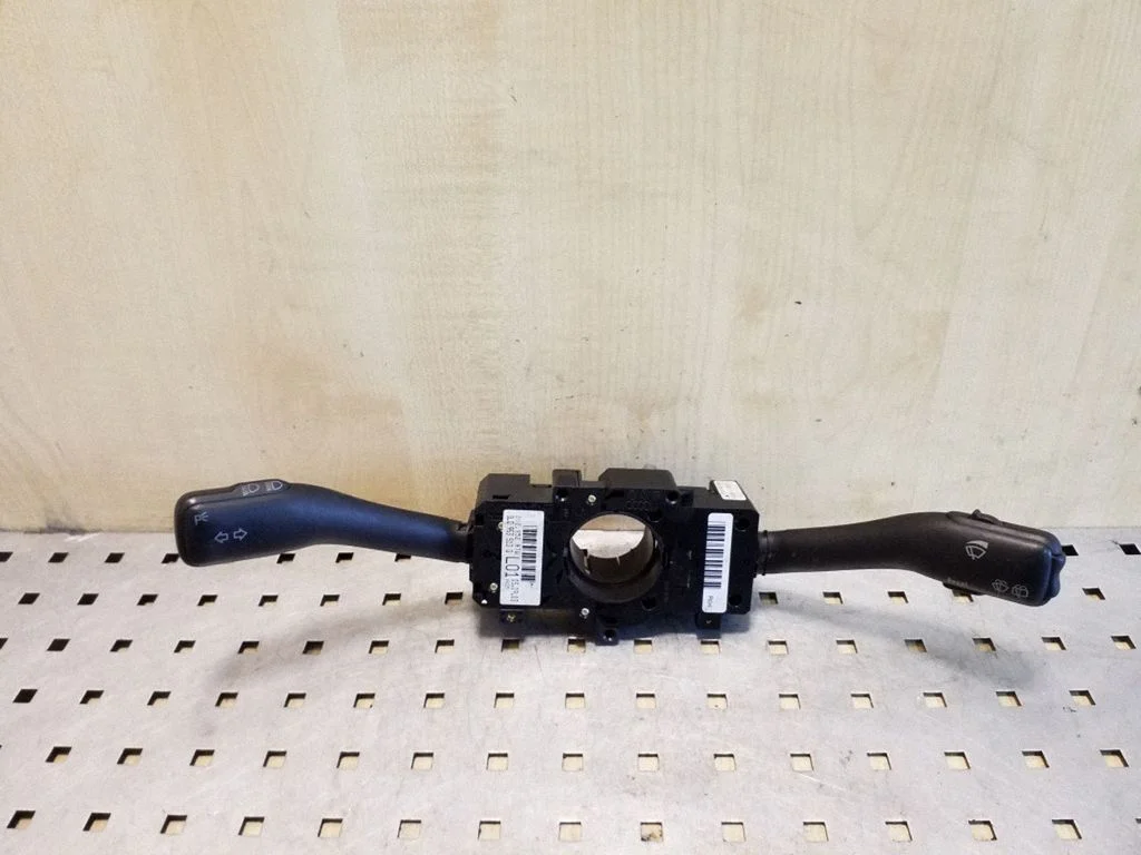 Wiper turn signal indicator stalk/switch 202852ATW