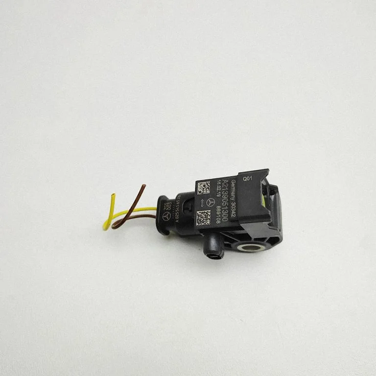 Drošības spilvenu trieciena sensors A2139051300