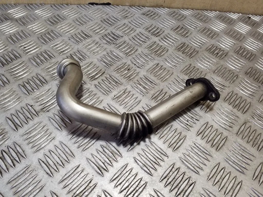 EGR-klapi toru (-d)/ voolik (-ud) 03L131521R