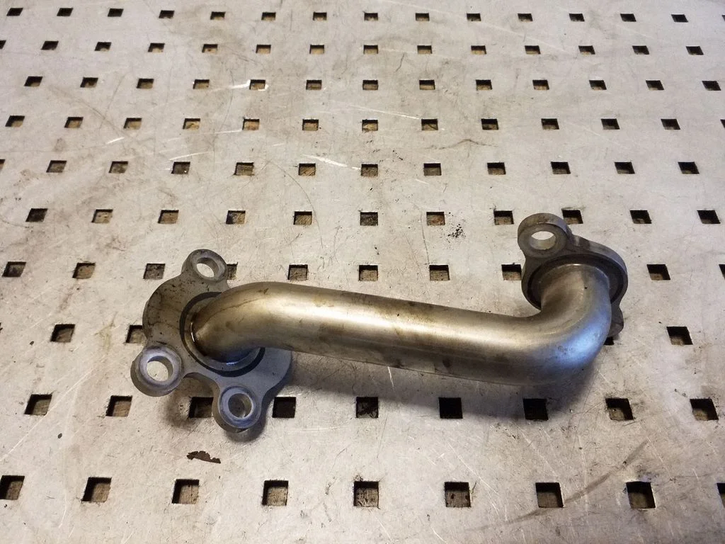 EGR vamzdelis (-iai)/ žarna (-os)