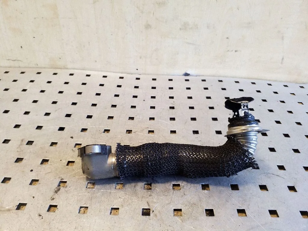 EGR valve line/pipe/hose 9674950180