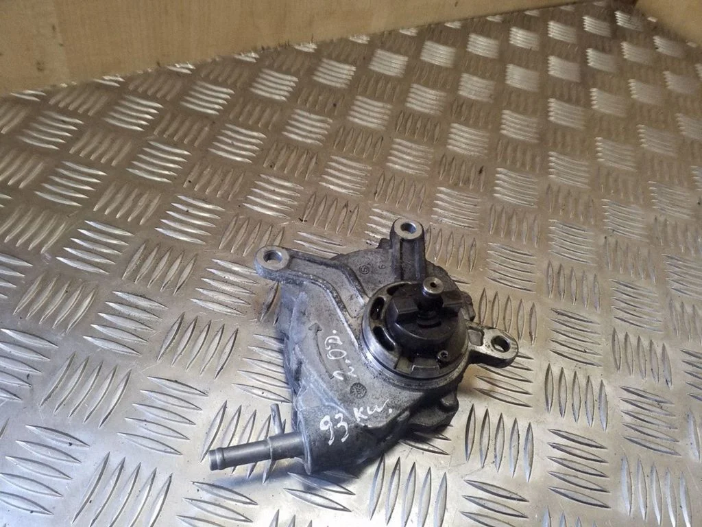 Vacuum pump – Toyota Auris 150 (2006-2012)