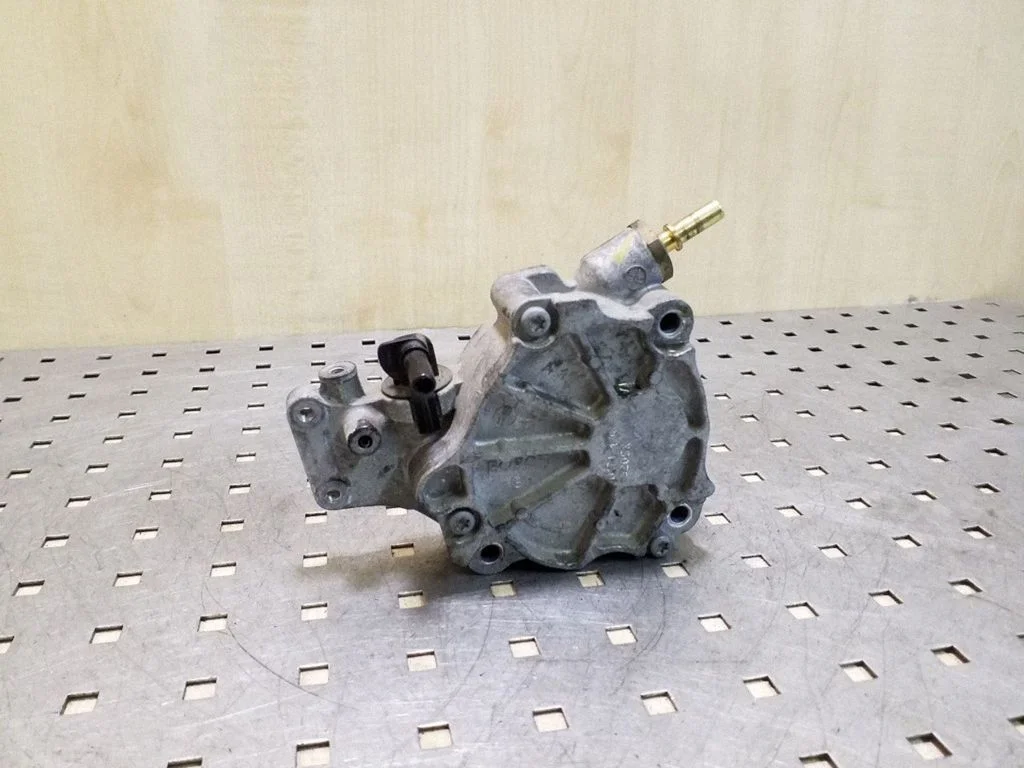 Vacuum pump D1711B