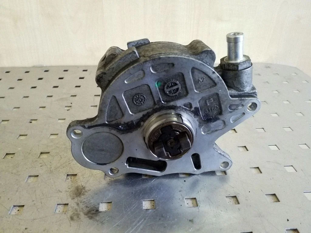 Vaakumpump 03L145100