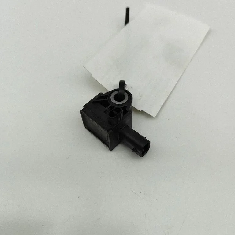Czujnik zderzeniowy poduszek powietrznych 5Q0907651