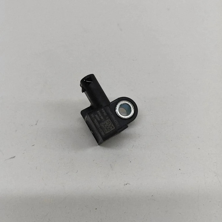 Drošības spilvenu trieciena sensors M8E214B006DA