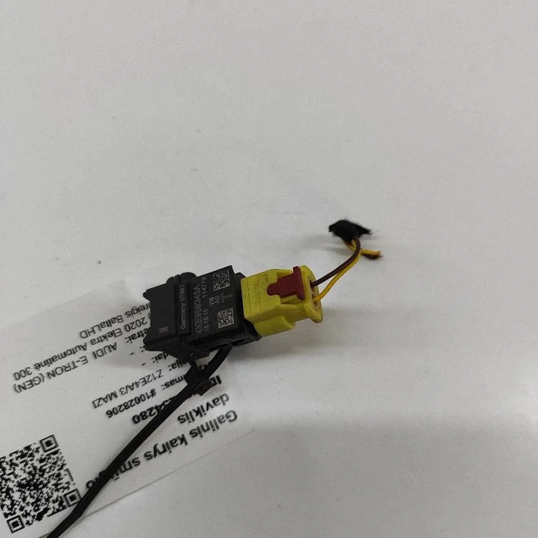 Drošības spilvenu trieciena sensors 4KE959345A