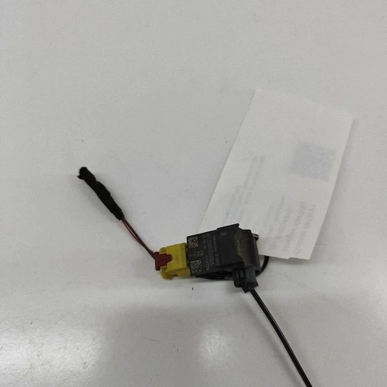 Drošības spilvenu trieciena sensors 4KE959345A