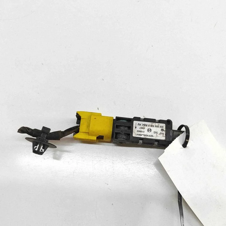Drošības spilvenu trieciena sensors 3D0909606B