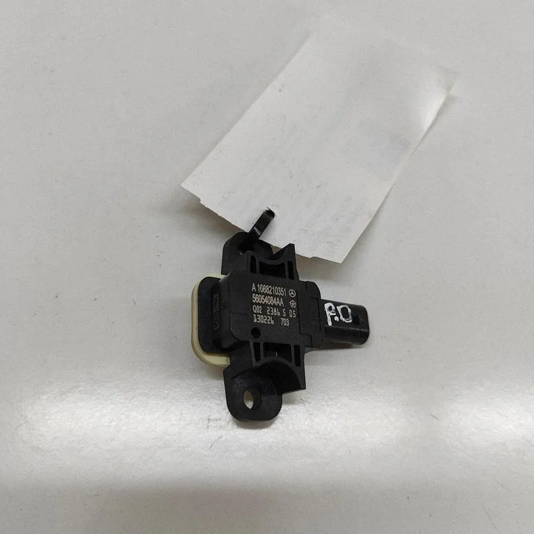 Drošības spilvenu trieciena sensors A1668210351