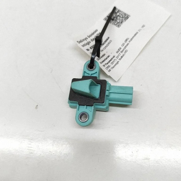 Drošības spilvenu trieciena sensors 5WK4380903