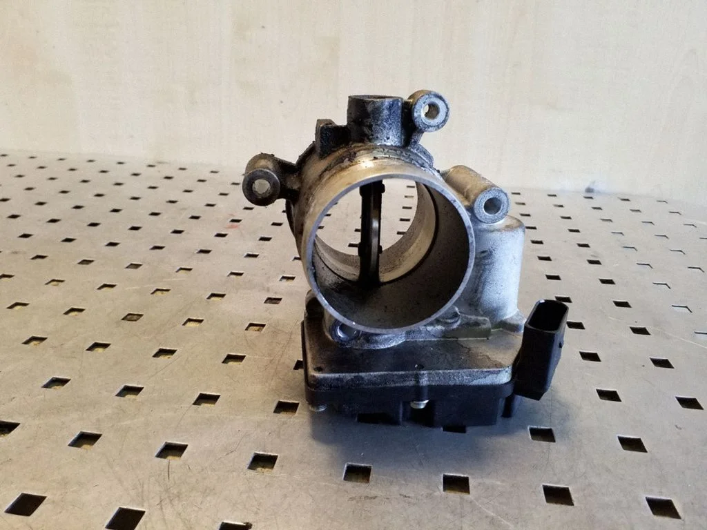 Throttle valve 461309526
