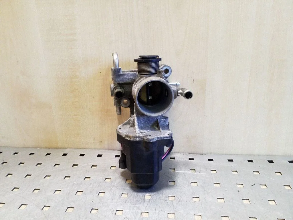Throttle valve – Toyota Prius (XW20) (2003-2009)