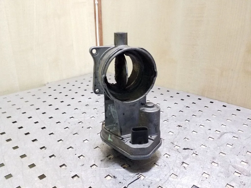 Throttle valve – Volkswagen Touareg I (2002-2010)