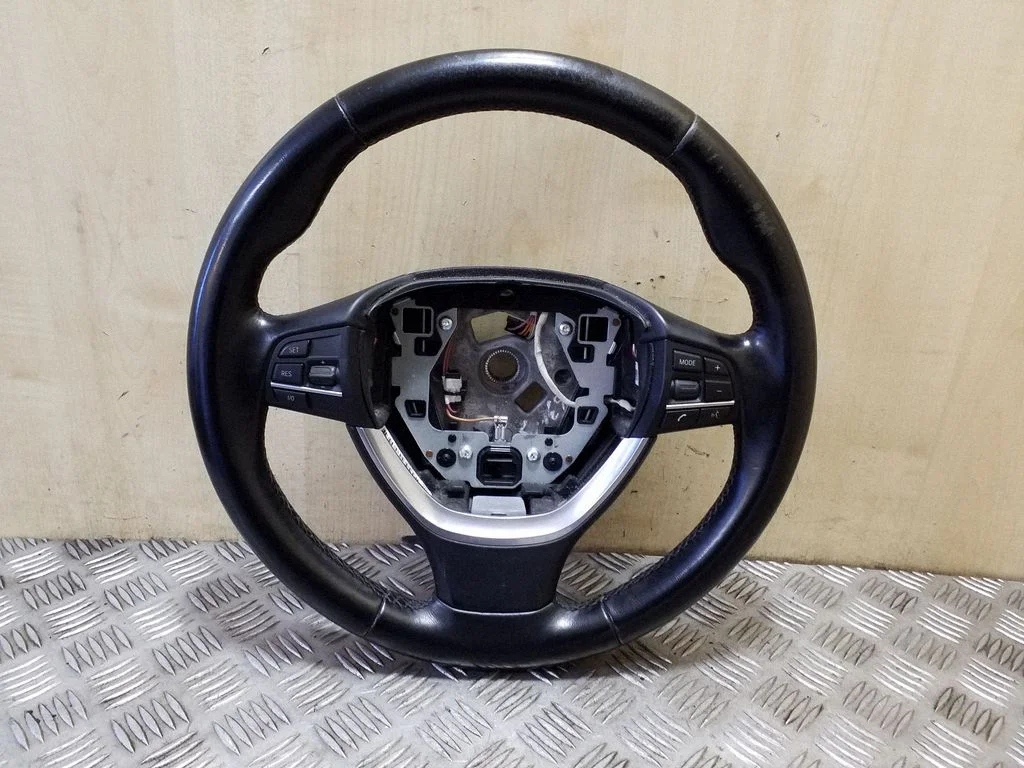 Steering wheel 6102240