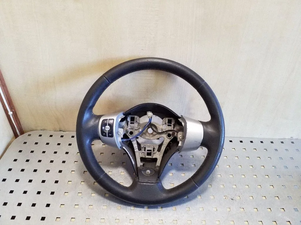 Steering wheel – Toyota Yaris (2006-2011)