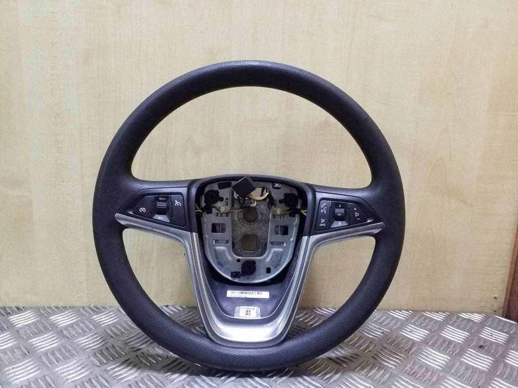 Steering wheel 13351023