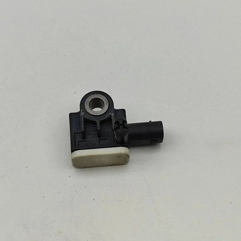 Airbag deployment crash/impact sensor – Audi A6 S6 C7 4G (2011-2018)