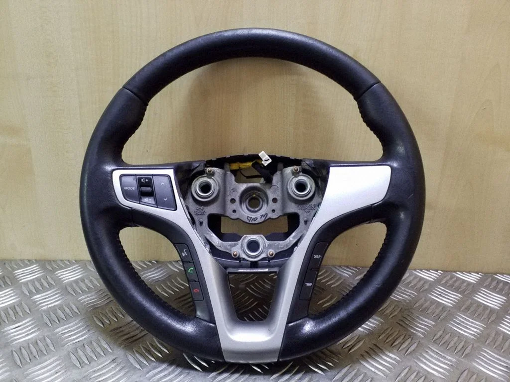 Steering wheel 561133Z000