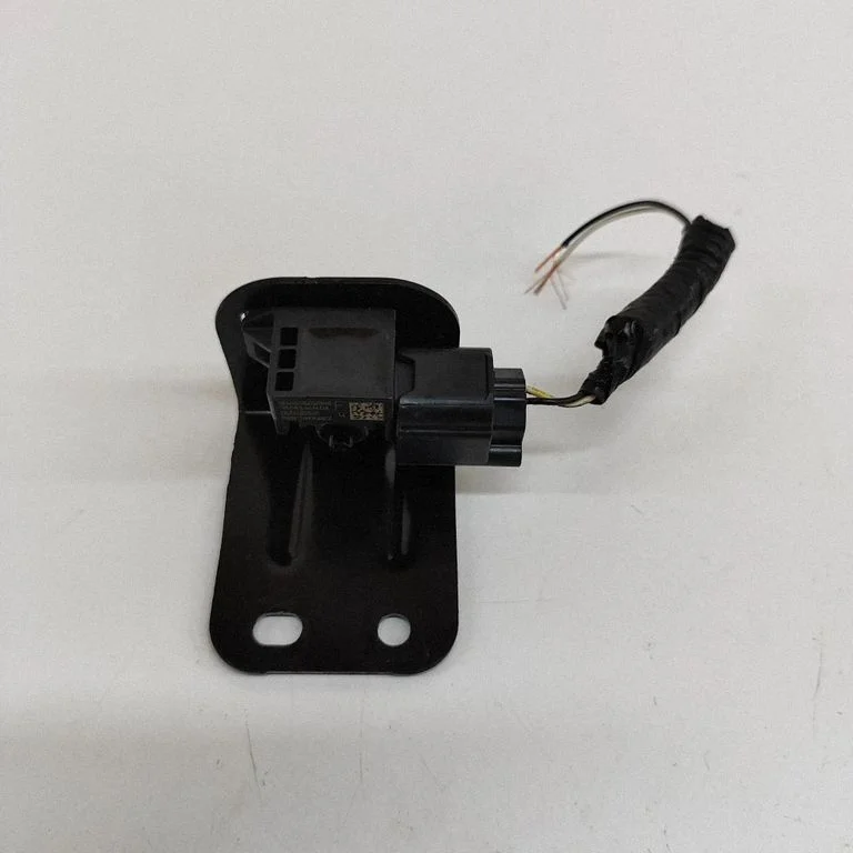Drošības spilvenu trieciena sensors 985816UA0A