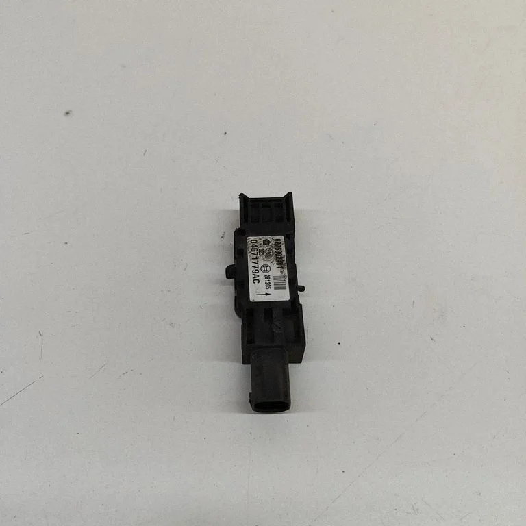 Drošības spilvenu trieciena sensors 04671779AC
