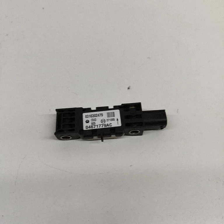 Drošības spilvenu trieciena sensors 04671779AC