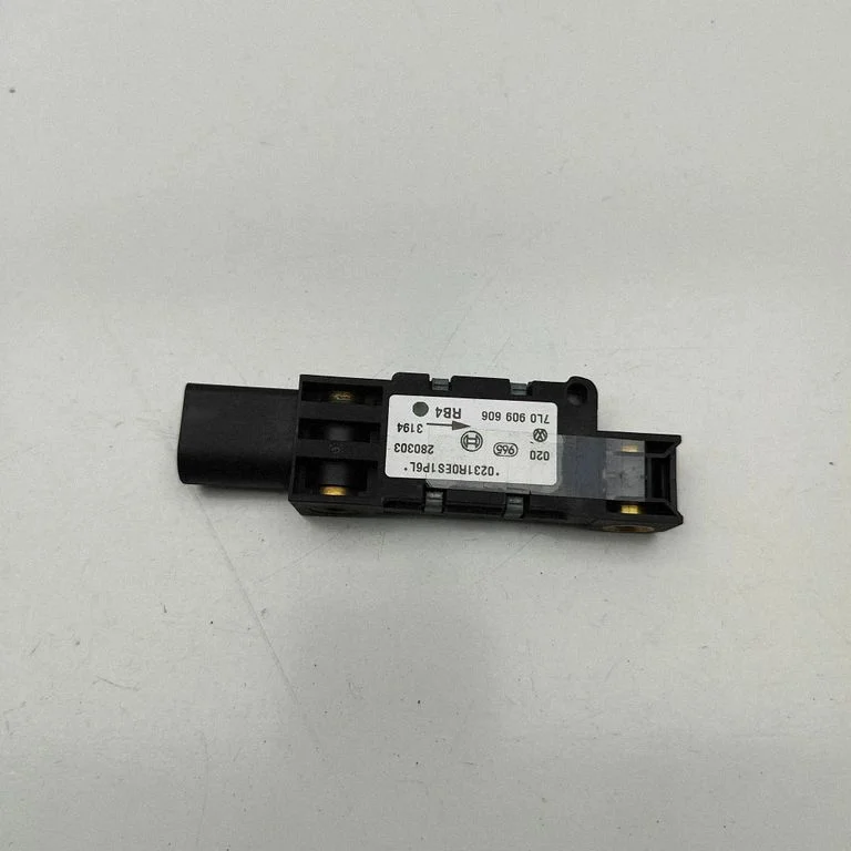 Drošības spilvenu trieciena sensors – Volkswagen Touareg I (2002-2010)