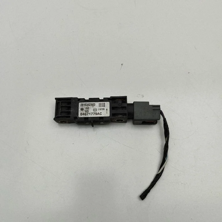 Drošības spilvenu trieciena sensors 04671779AC