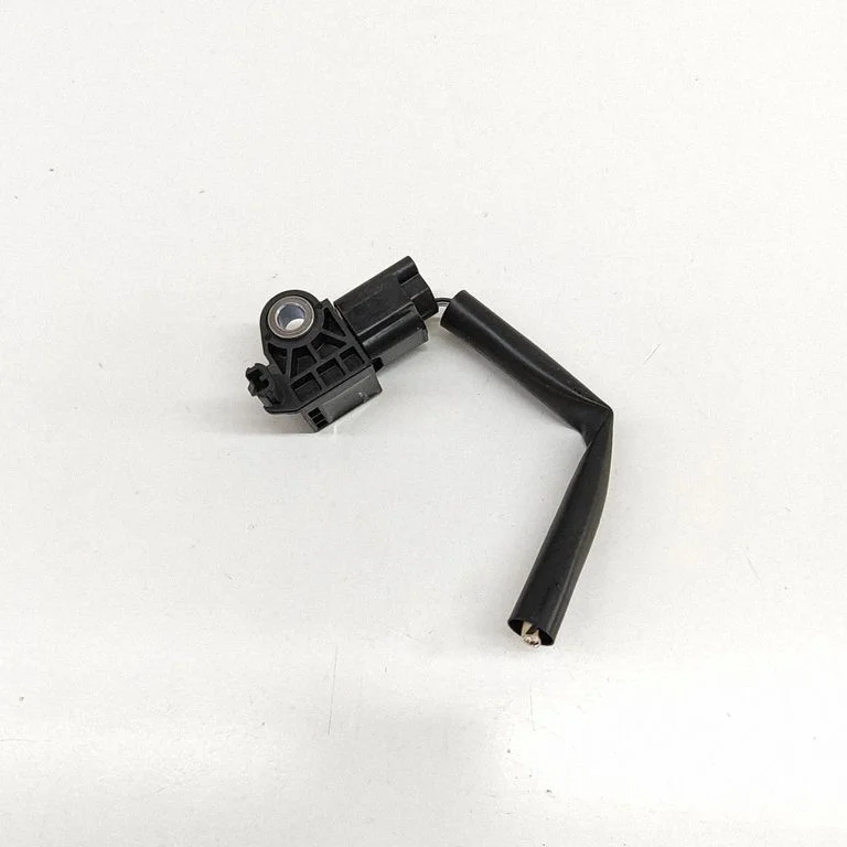 Drošības spilvenu trieciena sensors 988306UA0B